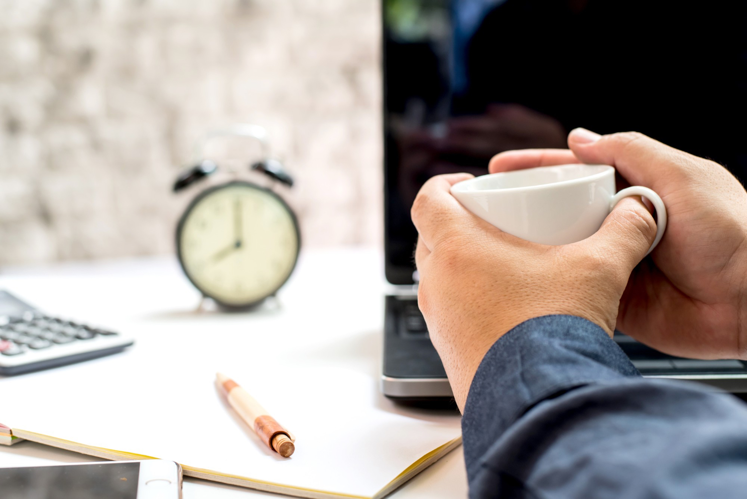 El TS reconoce el derecho de las personas trabajadoras a disfrutar de un día adicional de descanso cuando un festivo coincida con su descanso semanal
